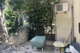 Prostrana apartmanska kuća s prekrasnim pogledom na more, Omiš, بيت