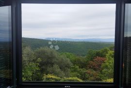 OTOK KRK - KUĆA ZA ŽIVOT ILI NAJAM, Dobrinj, Kuća