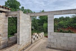 Započeta gradnja - legalizirana kuća i maslinik, Rovinj, Casa