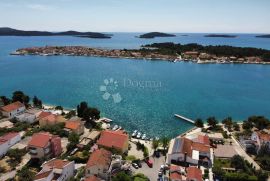 BRODARICA- STAN S VELIKOM TERASOM UZ MORE, Šibenik - Okolica, Flat