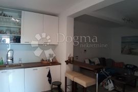 VODICE - DVOJNA KUĆA, 92,40 m2, Vodice, بيت