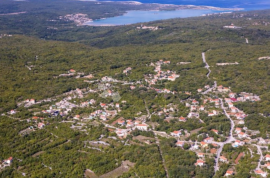 OTOK KRK - DOBRINJ - GRAĐEVINSKO ZEMLJIŠTE, Dobrinj, أرض