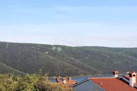 GRAĐEVINSKO ZEMLJIŠTE S POGLEDOM NA MORE, okolica Labina, Labin, أرض