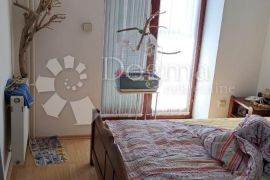 APARTMAN U PRIZEMLJU S TERASOM, Crikvenica, Apartamento