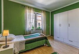 Prilika - 2 kuće sa bazenom na odličnoj lokaciji, Pula, Casa