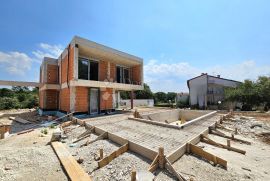 Poreč, visokokvalitetna kuća nadomak centra i plaža, Poreč, Ev