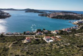 ROGOZNICA- GRAĐEVINSKO ZEMLJIŠTE S PREDIVNIM POGLEDOM, Rogoznica, Terrain