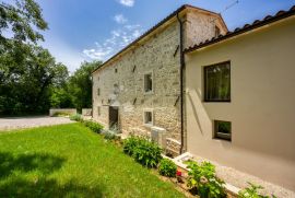 ISTARSKI SAN - Kuća koja odiše toskanskom elegancijom, Labin, Ev