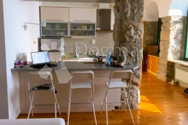 Prodaje se jedinstvena vila u Iki – Lungo Mare, Opatija - Okolica, House