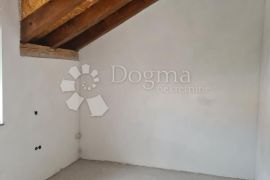 BRODARICA, ŠIBENIK  kuća sa 4 stana i pogledom na more, Šibenik - Okolica, House