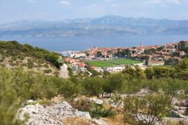 Poljoprivredno zemljište Postira 1300m2, Postira, Tierra