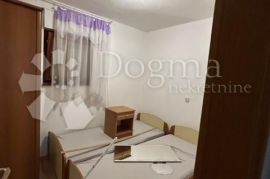 Dva apartmana u privatnoj kući, Krk, Appartment