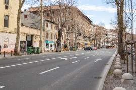 Caffe bar na frekventnoj lokaciji!, Rijeka, العقارات التجارية