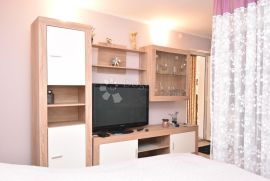 Kuća u Žaboriću - 3 potpuno uređena i odvojena apartmana, Šibenik - Okolica, Дом