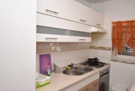 Kuća u Žaboriću - 3 potpuno uređena i odvojena apartmana, Šibenik - Okolica, Дом