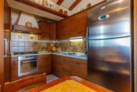 APARTMAN SA GALERIJOM I PREKRASNIM POGLEDOM NA MORE, Crikvenica, Appartement