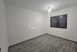 Stan, novogradnja, 60m od mora, 3ss + krovna terasa, Nin, Appartement