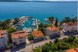 PREKRASNA KUĆA NA 150M OD MORA, Crikvenica, Дом