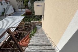 Krk-grad,2S+DB,61 m2,okućnica 60 m2,pogled na more, Krk, Διαμέρισμα