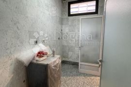 Potpuno opremljen caffe bar s predivnim pogledom, Rijeka, Коммерческая недвижимость