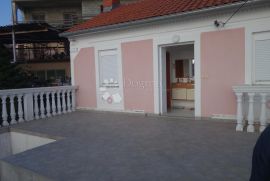 Simpatična kuća u Centru Crikvenice, Crikvenica, Дом