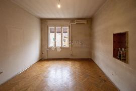 Stan u centru Rijeke, Rijeka, Appartement