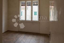 Stan u centru Rijeke, Rijeka, Appartement