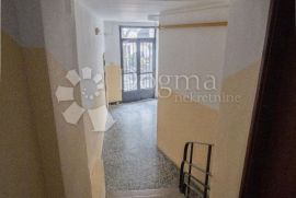 Stan u centru Rijeke, Rijeka, Appartement