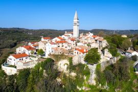 TRI KUĆE U STAROGRADSKOJ JEZGRI S POGLEDOM!, Pićan, بيت