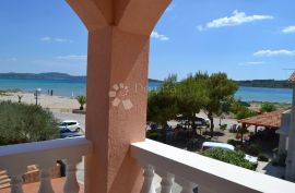 Srima - Atraktivna apartmanska kuća uz more, Vodice, Haus