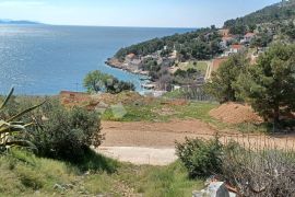 GRAĐEVINSKO ZEMLJIŠTE NA OTOKU BRAČU JUŽNA STRANA  1307M2, Bol, Tierra