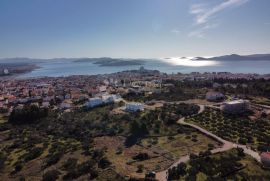 VODICE – GRAĐEVINSKO ZEMLJIŠTE NA ODLIČNOJ LOKACIJI S POGLEDOM NA MORE  Z2, Vodice, Земля