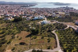 VODICE – GRAĐEVINSKO ZEMLJIŠTE NA ODLIČNOJ LOKACIJI S POGLEDOM NA MORE  Z2, Vodice, Земля