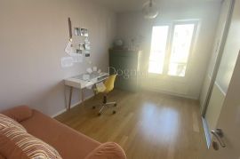 SAMOBOR, PENTHOUSE SA GARAŽNIM PARKIRNIM MJESTOM, Samobor, Kвартира