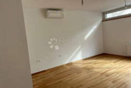 DONJI GRAD, ODLIČAN POSLOVNI ILI STAMBENI PROSTOR, Donji Grad, Appartement