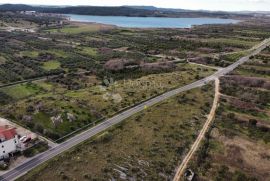 DONJE POLJE- GRAĐEVINSKO ZEMLJIŠTE OD 1962M2, Šibenik - Okolica, أرض