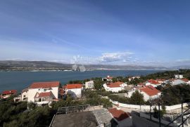 ČIOVO-DVOETAŽNI STAN S POGLEDOM NA MORE, Trogir - Okolica, Kвартира