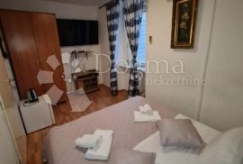 Stan u Dioklecijanovoj palači, Split, Apartamento