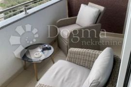 Ičići -Centar, 72m2,2s+db ,balkon, Opatija - Okolica, Kвартира