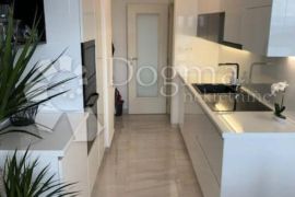 Ičići -Centar, 72m2,2s+db ,balkon, Opatija - Okolica, Kвартира