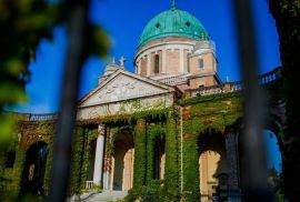 Mirogoj, grobno mjesto u blizini glavnog ulaza, Gornji Grad - Medveščak, Гараж