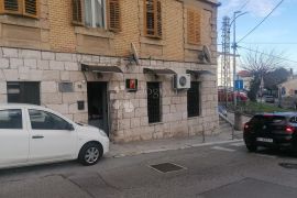 CAFFE SENDWICH BAR, Rijeka, Immobili commerciali