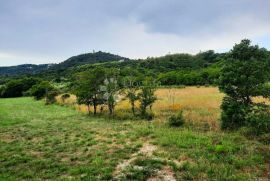 POLJOPRIVREDNO ZEMLJIŠTE LABIN, BLIZINA MORA 3,5 KM!, Labin, Zemljište