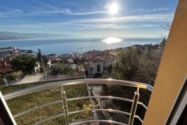 OPATIJA ugodna lokacija, prekrasna terasa i pogled, vlastiti vrt !, Opatija, Apartamento