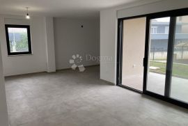 STAN U NOVOGRADNJI BLIZU MORA, Novigrad, Appartement