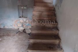 Šarmantna starina u srcu Istre / Barban, Barban, House