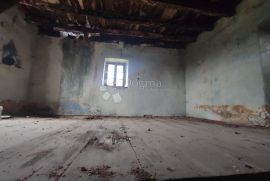 Šarmantna starina u srcu Istre / Barban, Barban, House