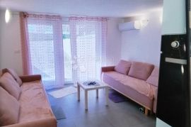 VODICE, lijepo namješten apartman, Vodice, Daire