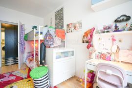 PREDIVAN OBITELJSKI STAN 68m2 - 2s+db, Rijeka, Wohnung