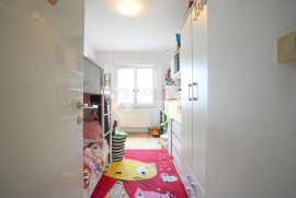 PREDIVAN OBITELJSKI STAN 68m2 - 2s+db, Rijeka, Wohnung